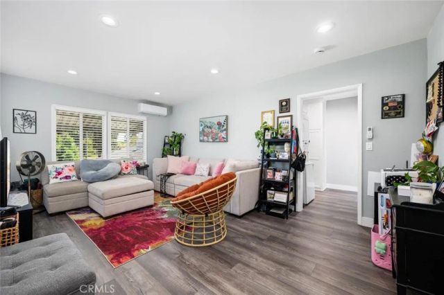 5139 E Carson Street, Long Beach, CA 90808