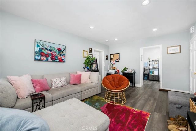 5139 E Carson Street, Long Beach, CA 90808
