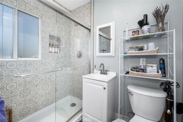 5139 E Carson Street, Long Beach, CA 90808