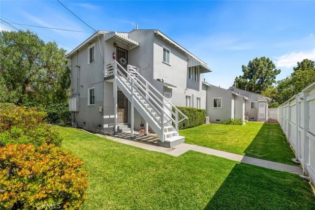 5139 E Carson Street, Long Beach, CA 90808
