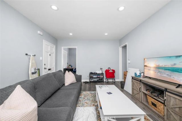 5139 E Carson Street, Long Beach, CA 90808