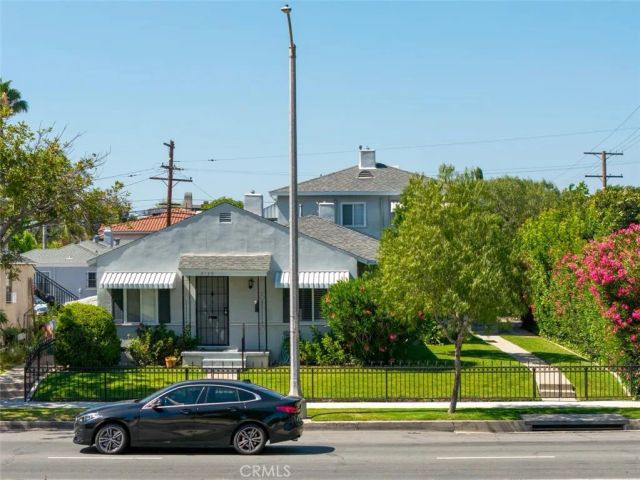 5139 E Carson Street, Long Beach, CA 90808