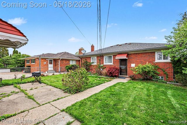 23705 Wilmot Avenue, Eastpointe, MI 48021