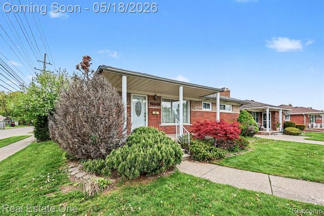 23705 Wilmot Avenue, Eastpointe, MI 48021