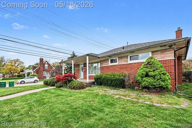 23705 Wilmot Avenue, Eastpointe, MI 48021