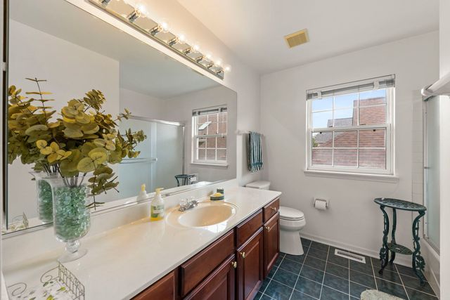 1610 Astor Avenue, Oakbrook Terrace, IL 60181