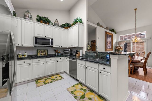 1610 Astor Avenue, Oakbrook Terrace, IL 60181