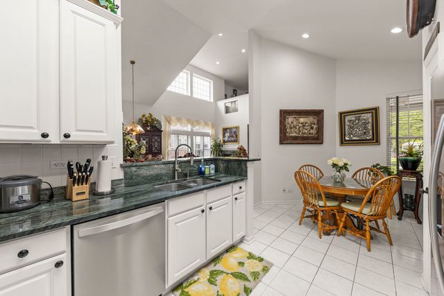 1610 Astor Avenue, Oakbrook Terrace, IL 60181