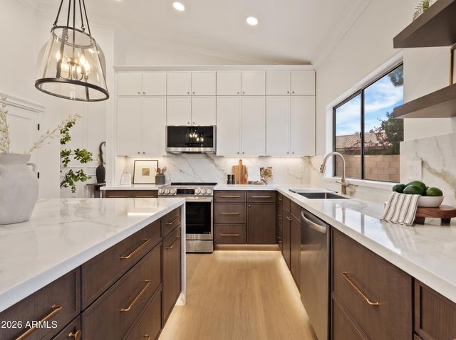 1511 E SUNRISE Way, Gilbert, AZ 85296