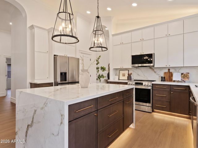 1511 E SUNRISE Way, Gilbert, AZ 85296