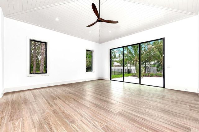 15294 88th Trail N, Palm Beach Gardens, FL 33418