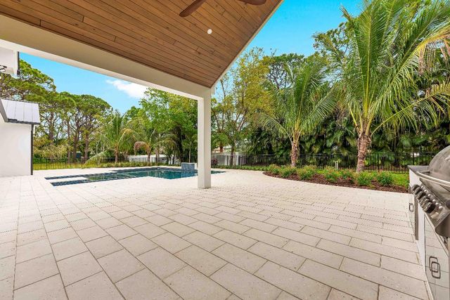 15294 88th Trail N, Palm Beach Gardens, FL 33418