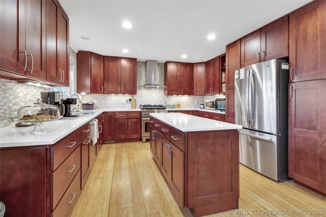 1411 Yorktown Lane, Bartlesville, OK 74006