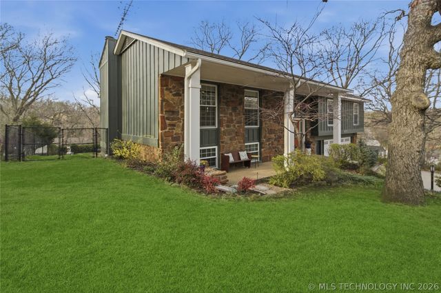 1411 Yorktown Lane, Bartlesville, OK 74006