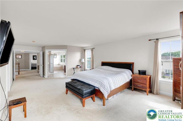 4325 Crosswinds Drive, Easton, PA 18045