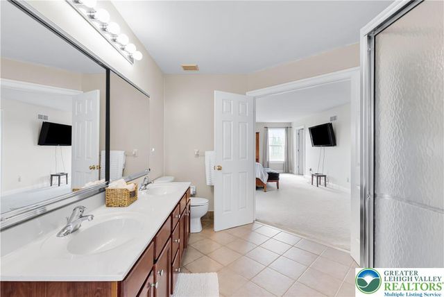 4325 Crosswinds Drive, Easton, PA 18045