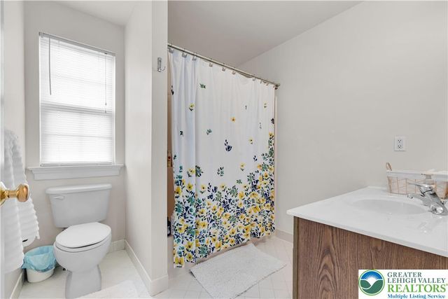 4325 Crosswinds Drive, Easton, PA 18045