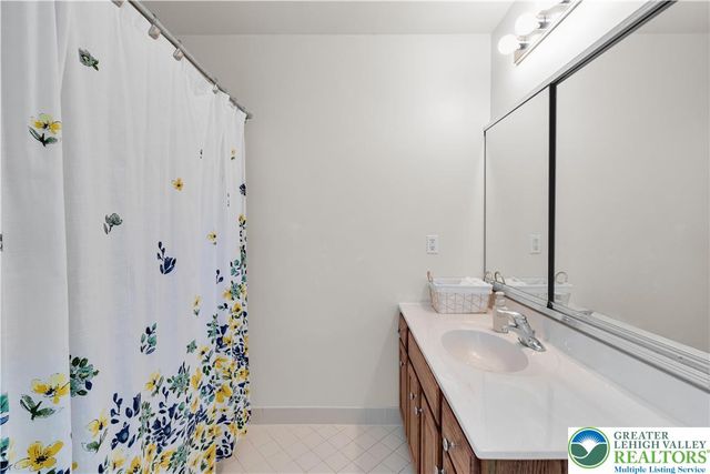 4325 Crosswinds Drive, Easton, PA 18045