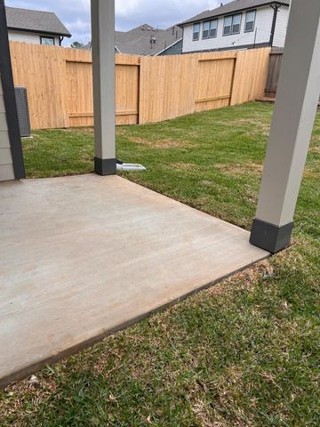 126 W Coralburst Loop, Montgomery, TX 77316