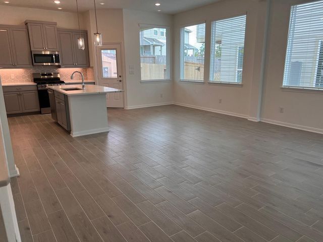 126 W Coralburst Loop, Montgomery, TX 77316