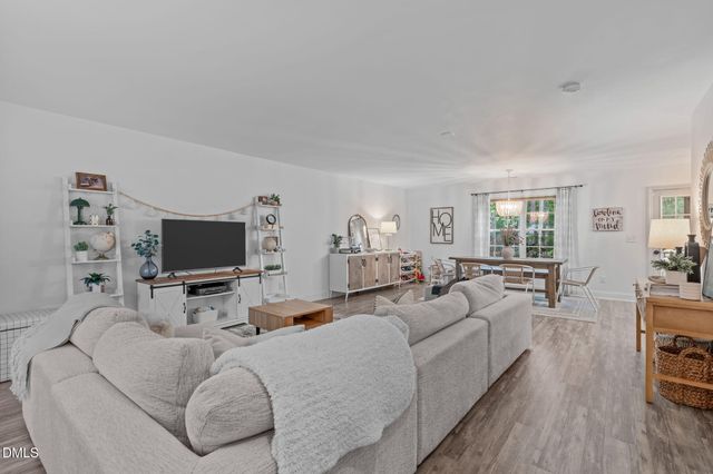 629 Texanna Way, Holly Springs, NC 27540