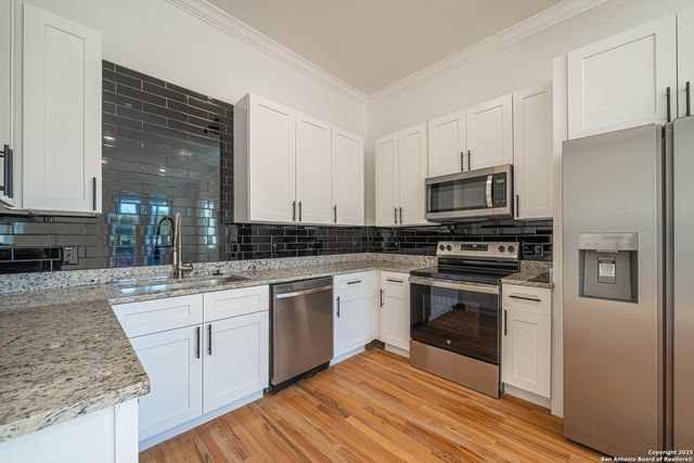 118 CLARK AVE, San Antonio, TX 78203