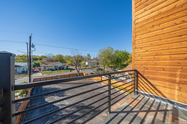 118 CLARK AVE, San Antonio, TX 78203