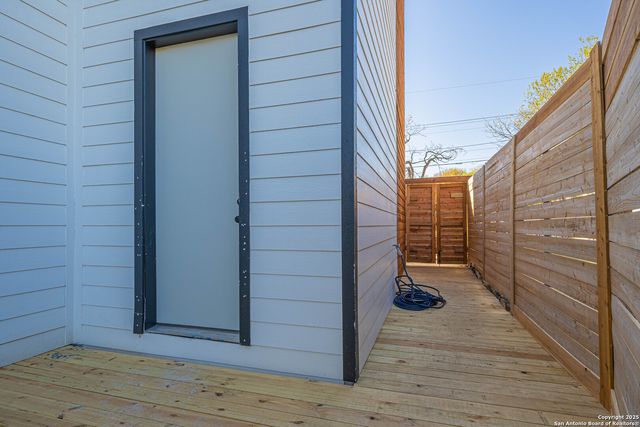 118 CLARK AVE, San Antonio, TX 78203