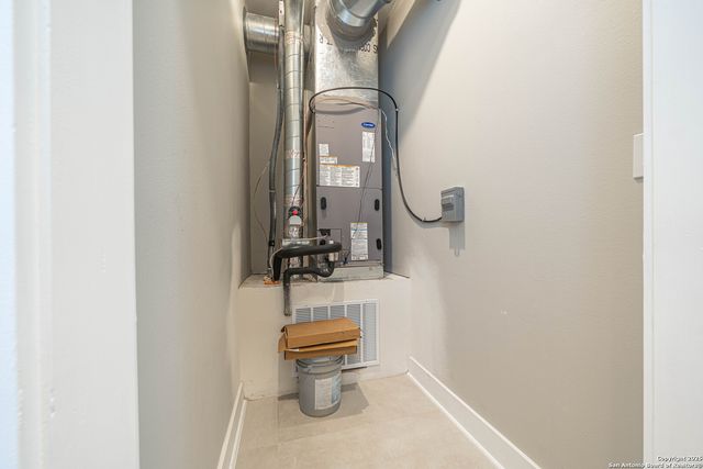 118 CLARK AVE, San Antonio, TX 78203