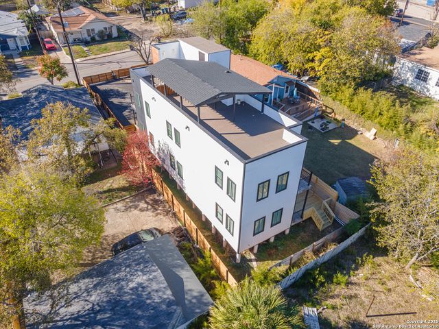 118 CLARK AVE, San Antonio, TX 78203