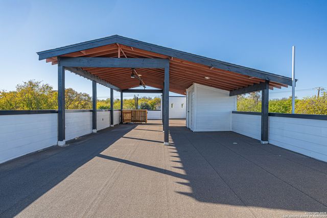 118 CLARK AVE, San Antonio, TX 78203