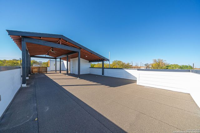 118 CLARK AVE, San Antonio, TX 78203