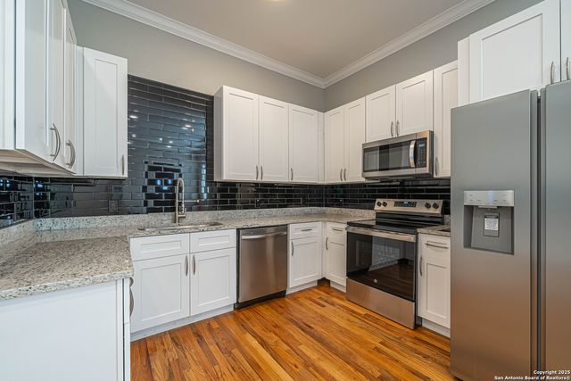 118 CLARK AVE, San Antonio, TX 78203