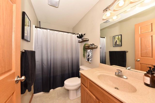 1300 Goldcrest COURT, West Bend, WI 53095