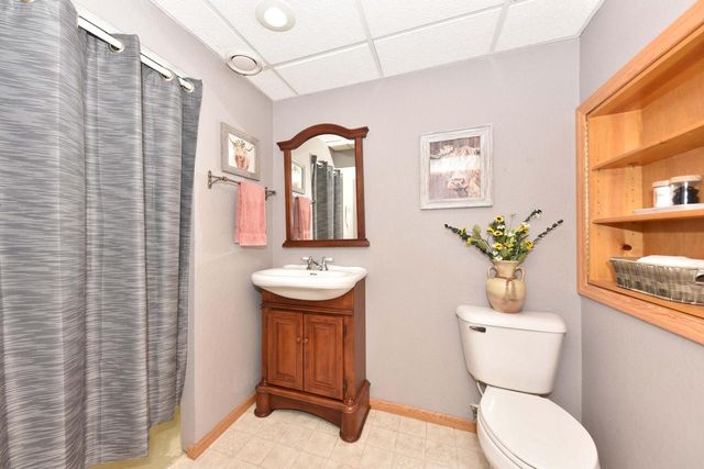 1300 Goldcrest COURT, West Bend, WI 53095
