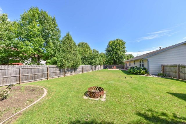 1300 Goldcrest COURT, West Bend, WI 53095