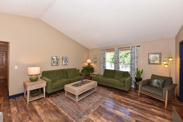 1300 Goldcrest COURT, West Bend, WI 53095
