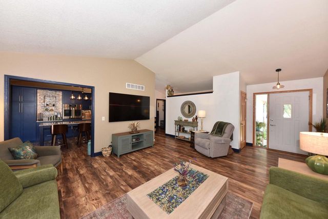 1300 Goldcrest COURT, West Bend, WI 53095