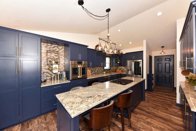 1300 Goldcrest COURT, West Bend, WI 53095