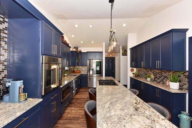 1300 Goldcrest COURT, West Bend, WI 53095
