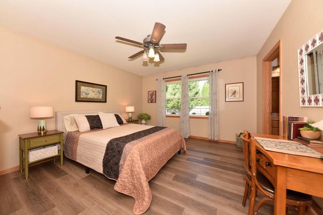 1300 Goldcrest COURT, West Bend, WI 53095
