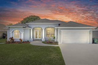 2267 SE Heathwood Circle, Port St Lucie, FL 34952