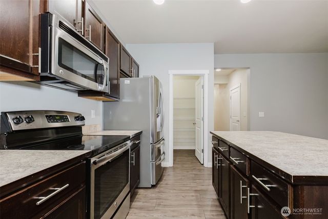 3675 Halsey Lane, Bremerton, WA 98310