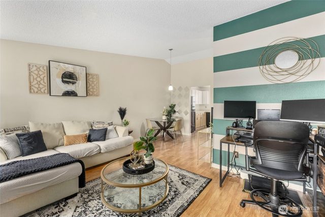 15625 42nd Avenue S #C12, Tukwila, WA 98188