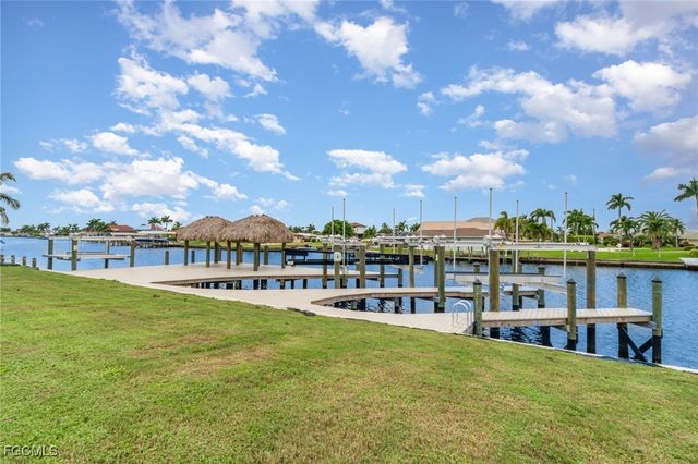 2208 SE 27th ST, Cape Coral, FL 33904