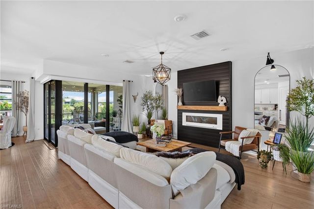 19605 Utopia LN, Estero, FL 33928