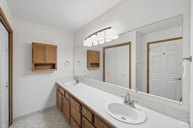 1100 Burnett Drive 228 A, Nampa, ID 83651