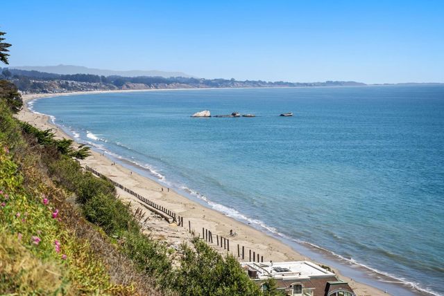 3015 Arlington Drive, Aptos, CA 95003