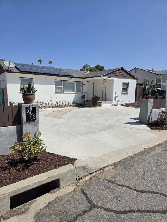 5862 Schuyler St, San Diego, CA 92139