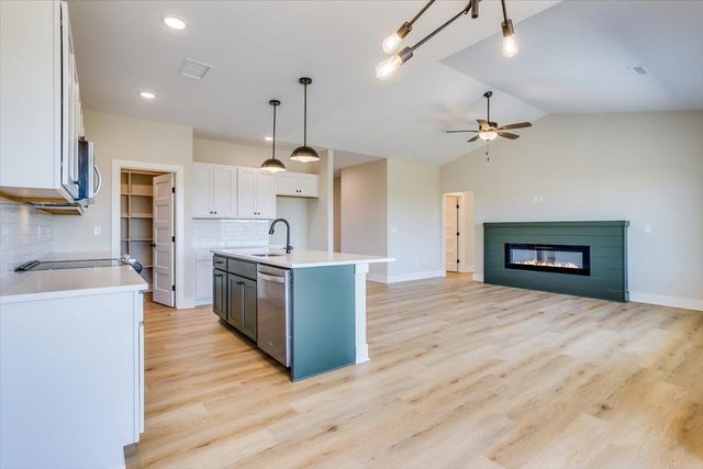 1017 Long Path St, Goddard, KS 67052